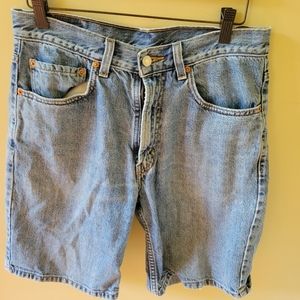 LEVI'S. 550. Jean shorts.. Waist 32.